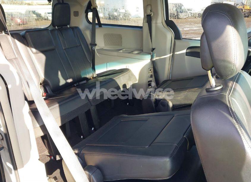 Photo 8 of 2014 Chrysler Town & COUNTRY TOURING (VIN 2C4RC1BG5ER343804)