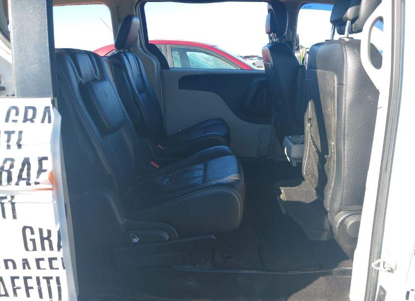 Photo 8 of 2014 Chrysler Town & COUNTRY TOURING (VIN 2C4RC1BG5ER396163)