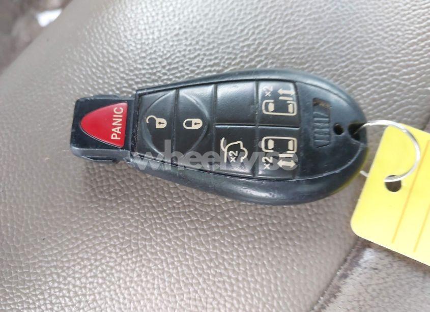 Photo 11 of 2014 Chrysler Town & COUNTRY TOURING (VIN 2C4RC1BG5ER444549)