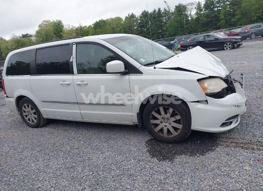 Photo 13 of 2014 Chrysler Town & COUNTRY TOURING (VIN 2C4RC1BG5ER444549)