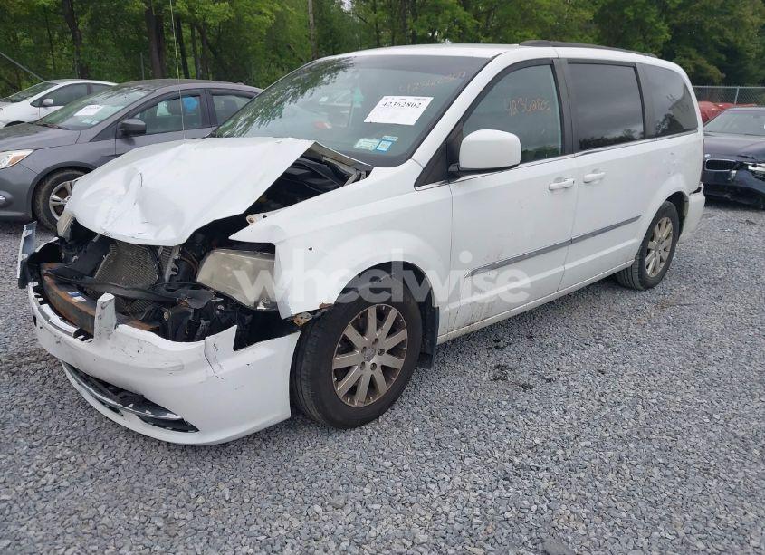 Photo 2 of 2014 Chrysler Town & COUNTRY TOURING (VIN 2C4RC1BG5ER444549)