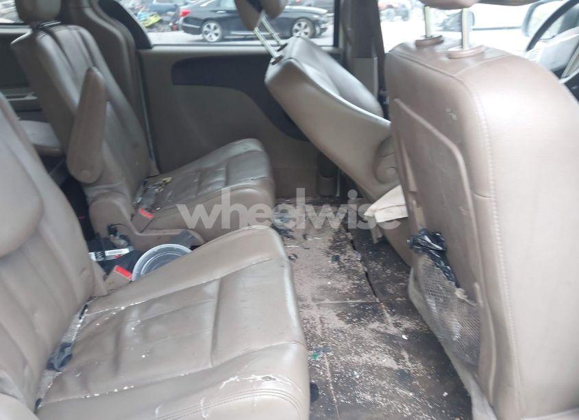 Photo 8 of 2014 Chrysler Town & COUNTRY TOURING (VIN 2C4RC1BG5ER444549)