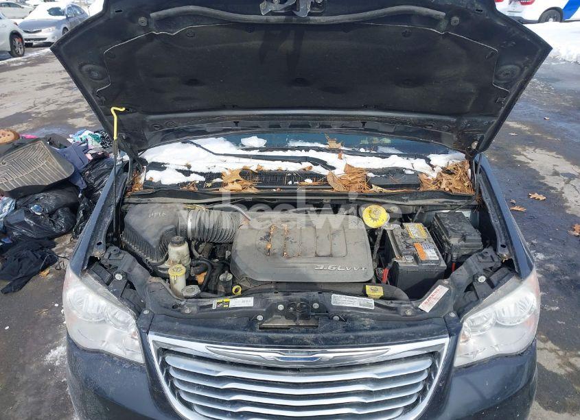 Photo 10 of 2014 Chrysler Town & COUNTRY TOURING (VIN 2C4RC1BG5ER468382)