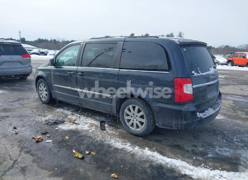 Photo 3 of 2014 Chrysler Town & COUNTRY TOURING (VIN 2C4RC1BG5ER468382)
