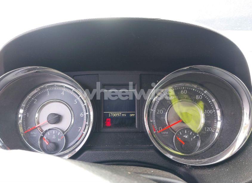 Photo 7 of 2014 Chrysler Town & COUNTRY TOURING (VIN 2C4RC1BG5ER468382)