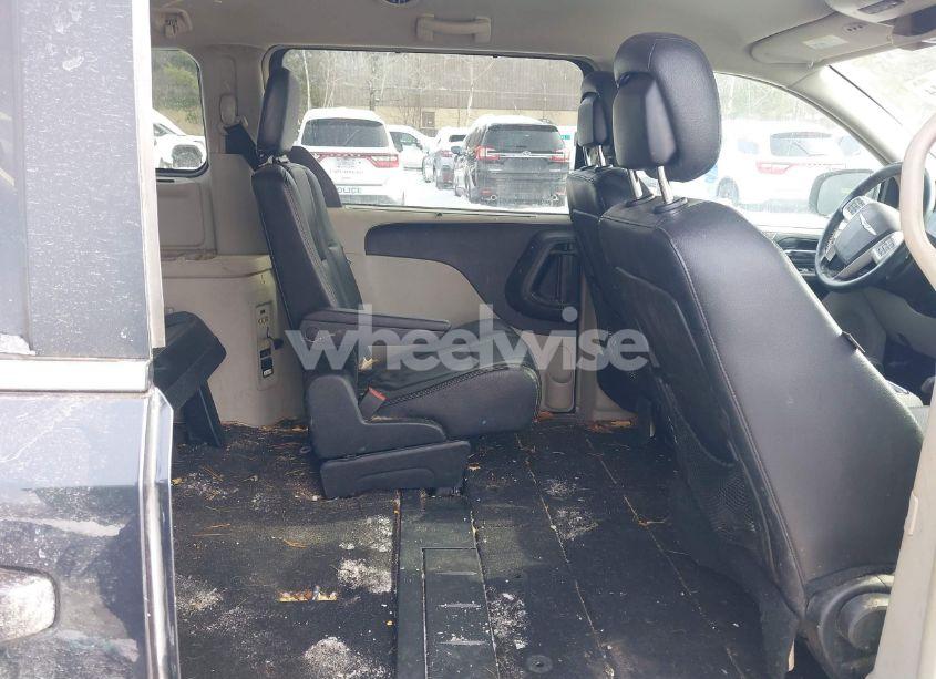 Photo 8 of 2014 Chrysler Town & COUNTRY TOURING (VIN 2C4RC1BG5ER468382)