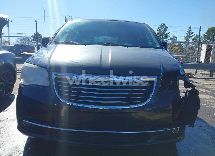 Photo 12 of 2015 Chrysler Town & COUNTRY TOURING (VIN 2C4RC1BG5FR525133)