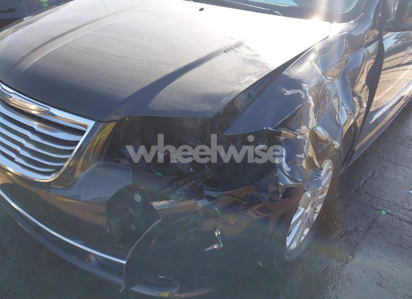 Photo 6 of 2015 Chrysler Town & COUNTRY TOURING (VIN 2C4RC1BG5FR525133)