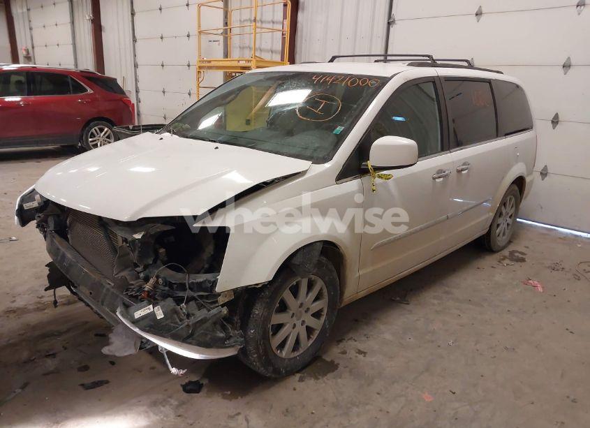 Photo 2 of 2015 Chrysler Town & COUNTRY TOURING (VIN 2C4RC1BG5FR578639)