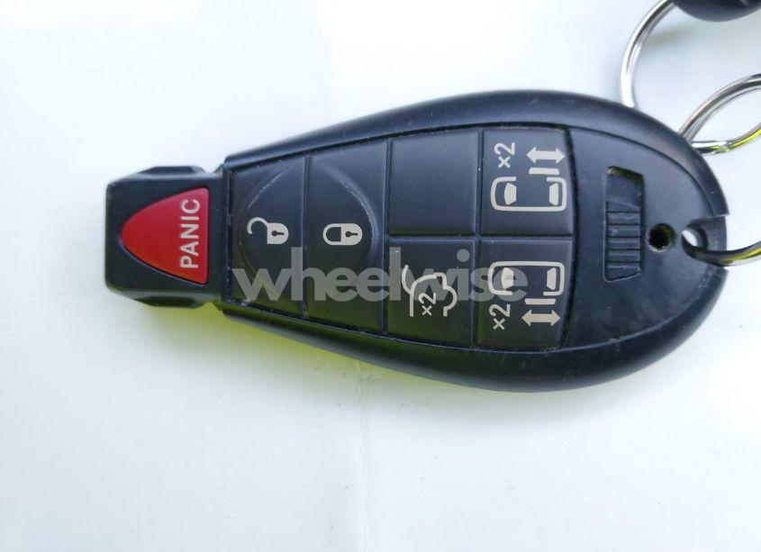 Photo 11 of 2015 Chrysler Town & COUNTRY TOURING (VIN 2C4RC1BG5FR610974)