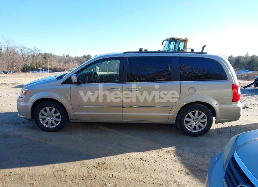 Photo 14 of 2015 Chrysler Town & COUNTRY TOURING (VIN 2C4RC1BG5FR610974)