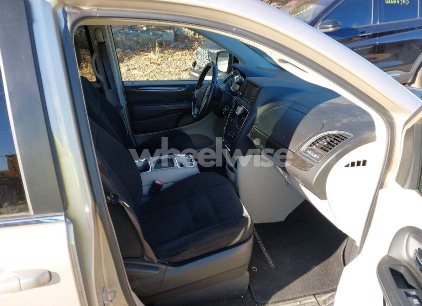 Photo 5 of 2015 Chrysler Town & COUNTRY TOURING (VIN 2C4RC1BG5FR610974)