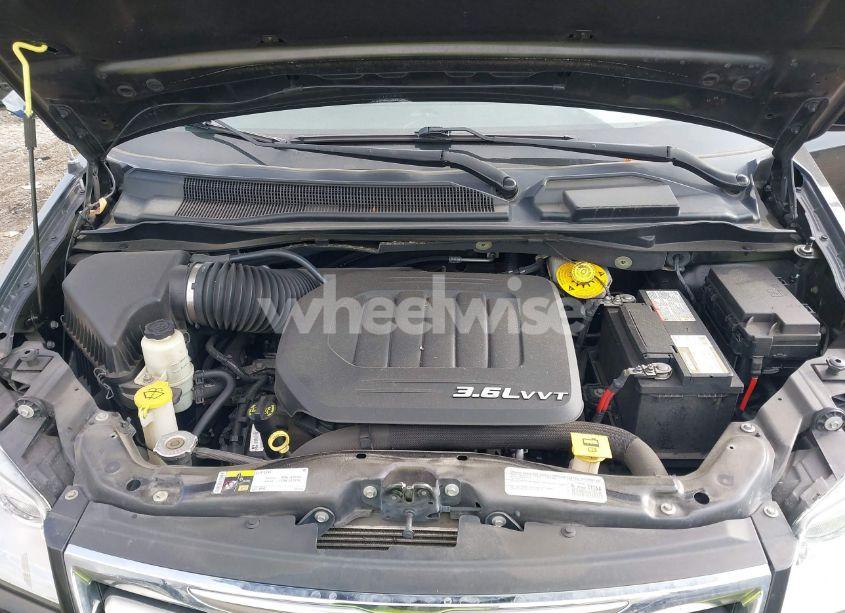 Photo 10 of 2015 Chrysler Town & COUNTRY TOURING (VIN 2C4RC1BG5FR621182)