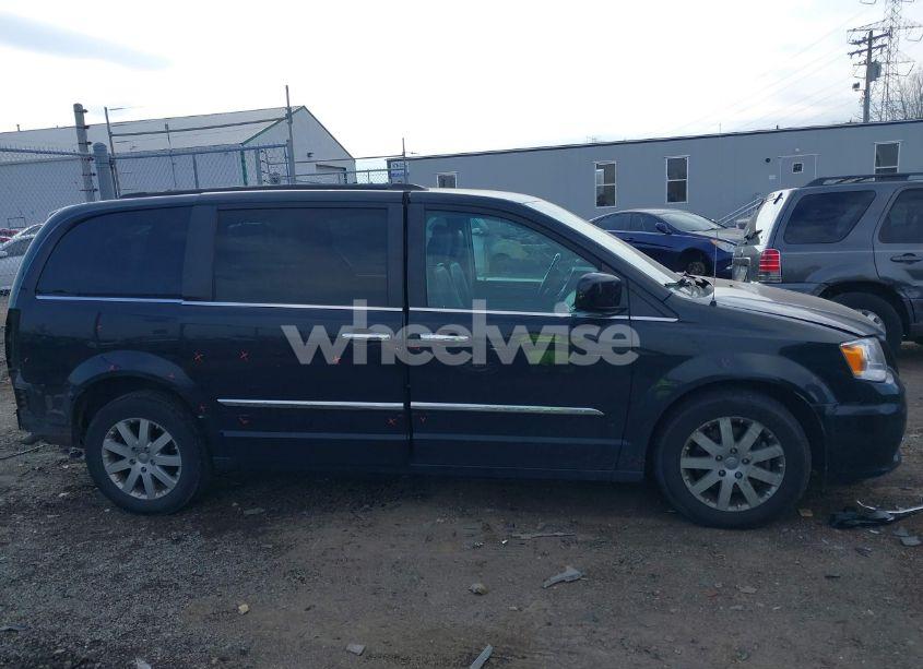 Photo 14 of 2015 Chrysler Town & COUNTRY TOURING (VIN 2C4RC1BG5FR621182)