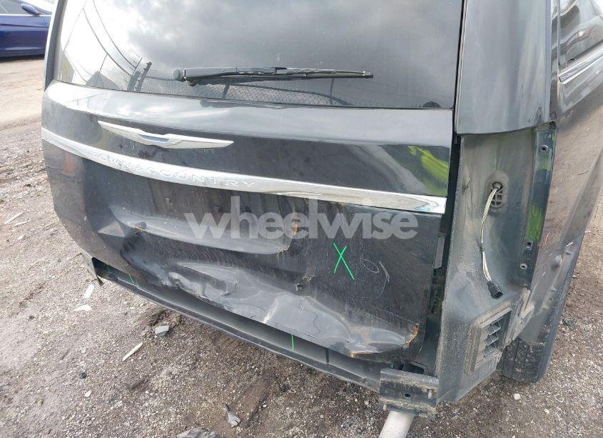 Photo 6 of 2015 Chrysler Town & COUNTRY TOURING (VIN 2C4RC1BG5FR621182)