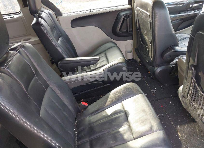 Photo 8 of 2015 Chrysler Town & COUNTRY TOURING (VIN 2C4RC1BG5FR621182)