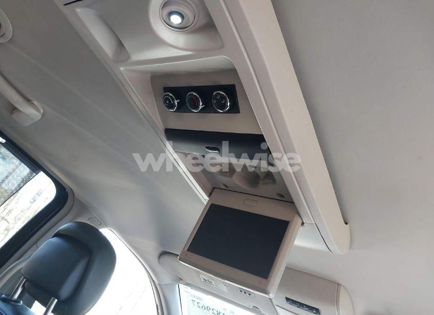 Photo 18 of 2015 Chrysler Town & COUNTRY TOURING (VIN 2C4RC1BG5FR627998)