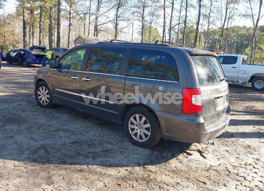 Photo 3 of 2015 Chrysler Town & COUNTRY TOURING (VIN 2C4RC1BG5FR627998)