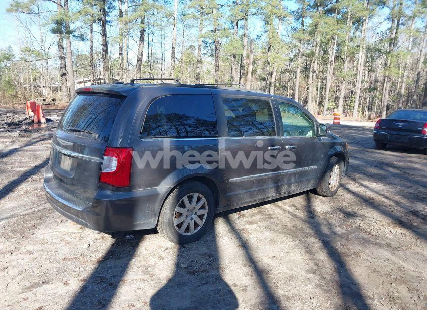 Photo 4 of 2015 Chrysler Town & COUNTRY TOURING (VIN 2C4RC1BG5FR627998)