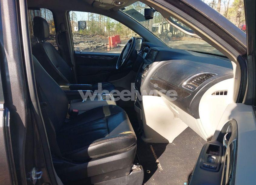 Photo 5 of 2015 Chrysler Town & COUNTRY TOURING (VIN 2C4RC1BG5FR627998)