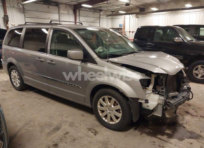 2015 Chrysler Town & COUNTRY TOURING (VIN 2C4RC1BG5FR638189) main photo