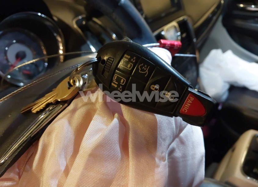 Photo 11 of 2015 Chrysler Town & COUNTRY TOURING (VIN 2C4RC1BG5FR638189)