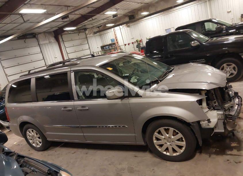 Photo 14 of 2015 Chrysler Town & COUNTRY TOURING (VIN 2C4RC1BG5FR638189)