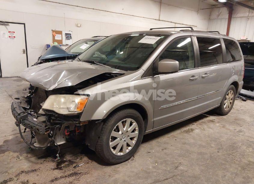 Photo 2 of 2015 Chrysler Town & COUNTRY TOURING (VIN 2C4RC1BG5FR638189)