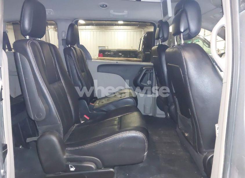 Photo 8 of 2015 Chrysler Town & COUNTRY TOURING (VIN 2C4RC1BG5FR638189)