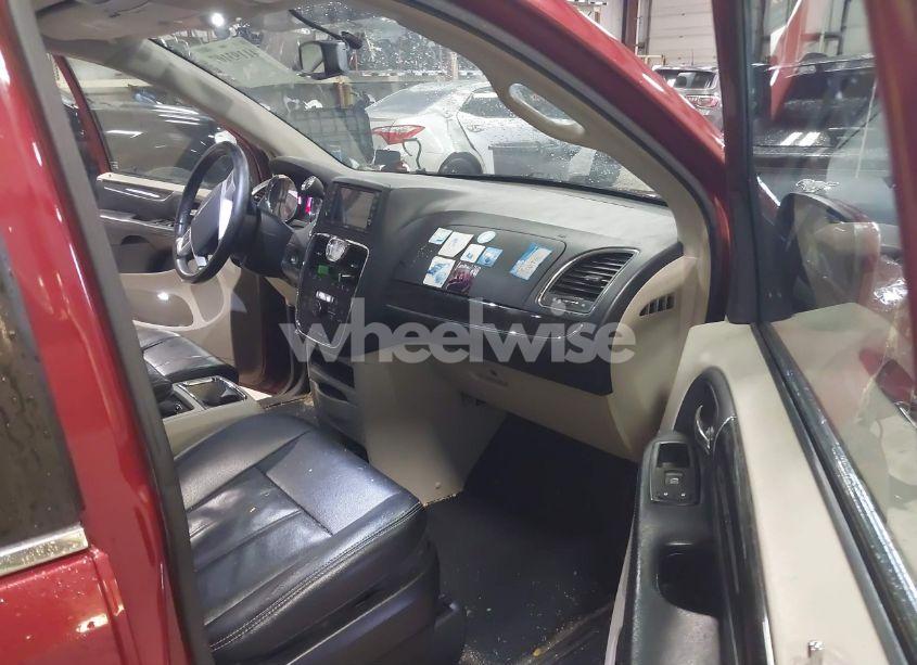 Photo 5 of 2015 Chrysler Town & COUNTRY TOURING (VIN 2C4RC1BG5FR644901)