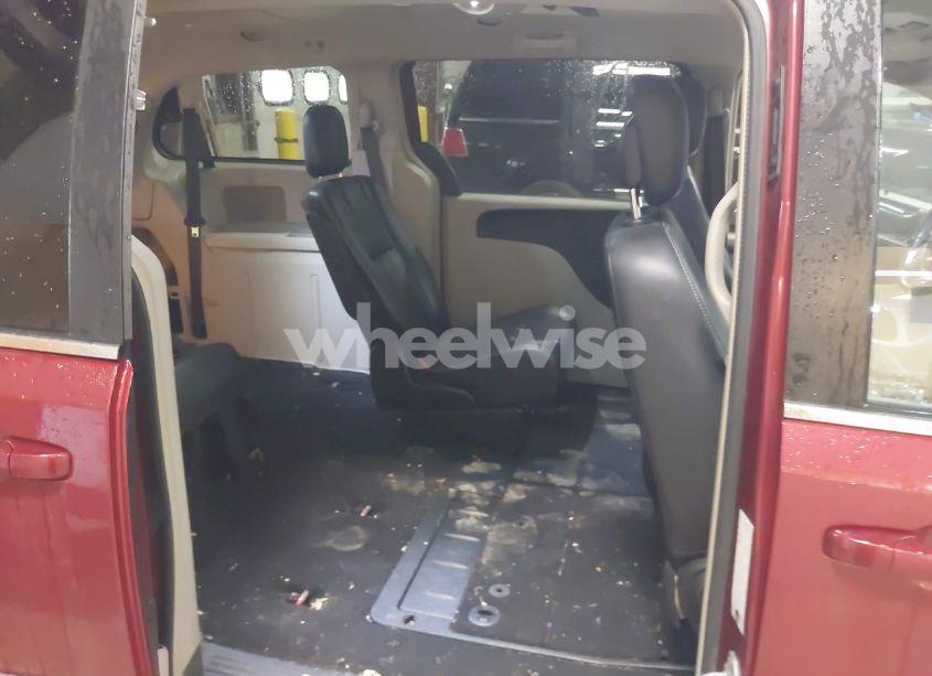 Photo 8 of 2015 Chrysler Town & COUNTRY TOURING (VIN 2C4RC1BG5FR644901)