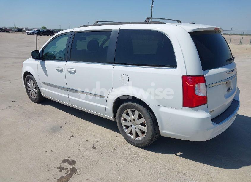 Photo 3 of 2015 Chrysler Town & COUNTRY TOURING (VIN 2C4RC1BG5FR695914)