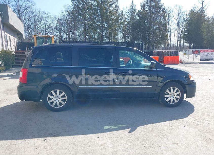 Photo 13 of 2015 Chrysler Town & COUNTRY TOURING (VIN 2C4RC1BG5FR715577)