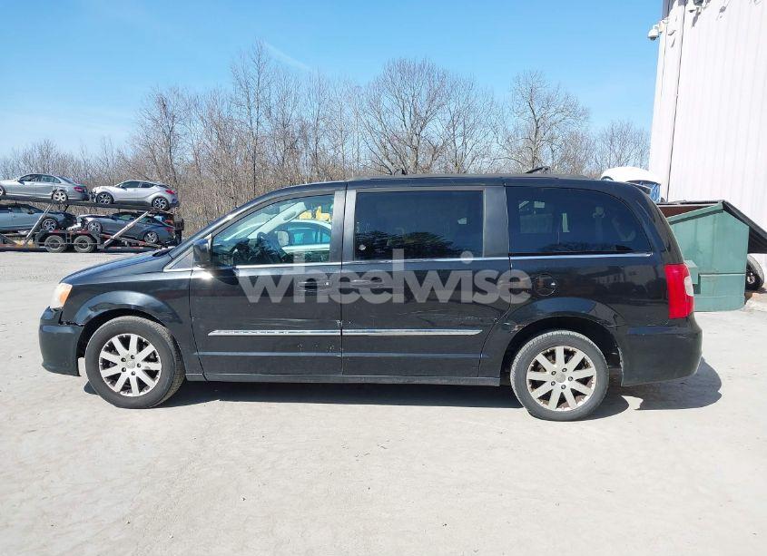 Photo 14 of 2015 Chrysler Town & COUNTRY TOURING (VIN 2C4RC1BG5FR715577)