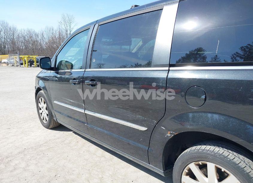 Photo 19 of 2015 Chrysler Town & COUNTRY TOURING (VIN 2C4RC1BG5FR715577)