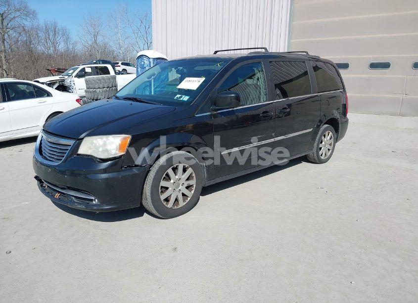 Photo 2 of 2015 Chrysler Town & COUNTRY TOURING (VIN 2C4RC1BG5FR715577)