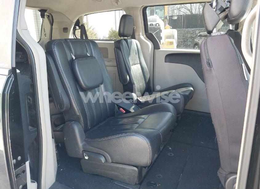 Photo 8 of 2015 Chrysler Town & COUNTRY TOURING (VIN 2C4RC1BG5FR715577)