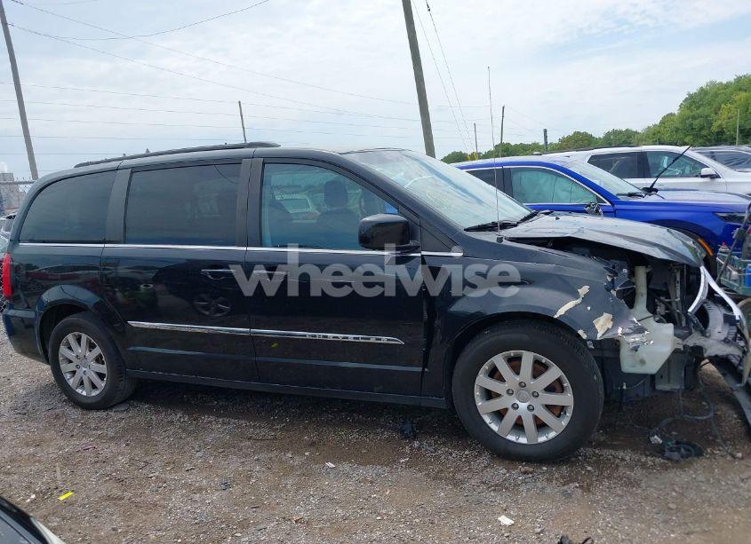 Photo 13 of 2015 Chrysler Town & COUNTRY TOURING (VIN 2C4RC1BG5FR740091)