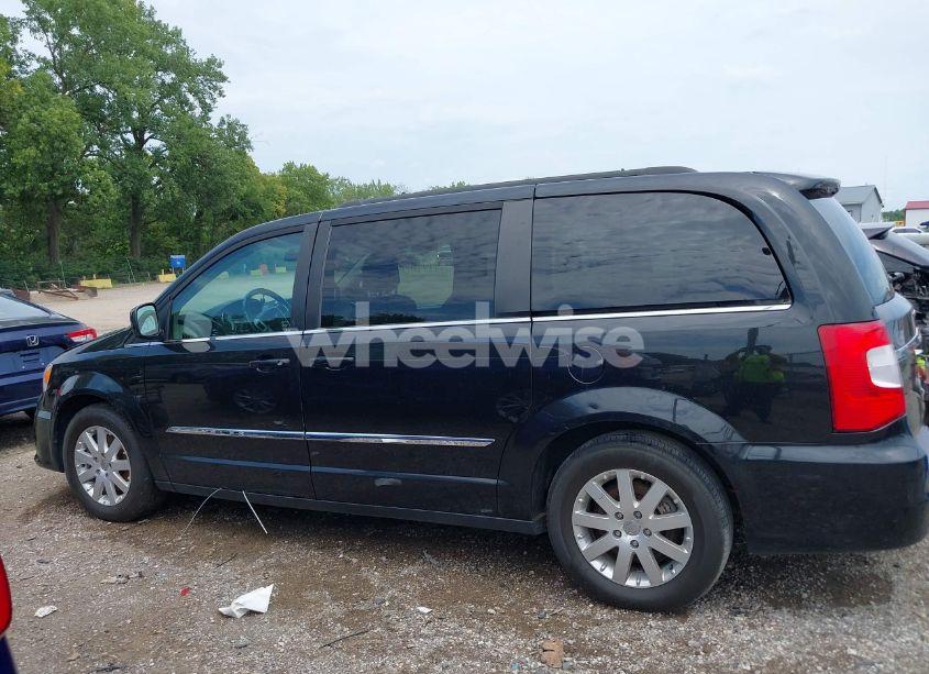 Photo 14 of 2015 Chrysler Town & COUNTRY TOURING (VIN 2C4RC1BG5FR740091)