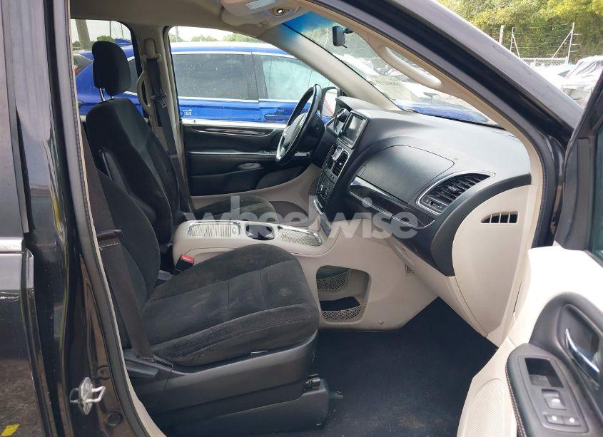 Photo 5 of 2015 Chrysler Town & COUNTRY TOURING (VIN 2C4RC1BG5FR740091)