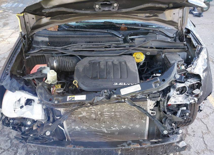 Photo 10 of 2015 Chrysler Town & COUNTRY TOURING (VIN 2C4RC1BG5FR752757)