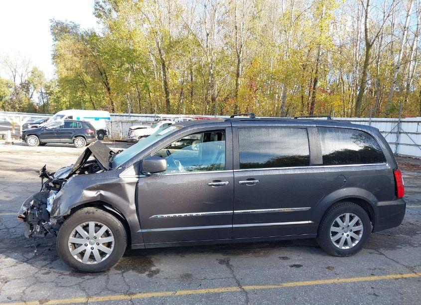 Photo 14 of 2015 Chrysler Town & COUNTRY TOURING (VIN 2C4RC1BG5FR752757)