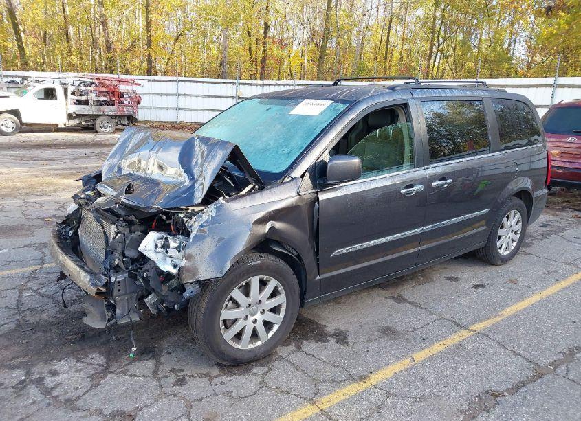 Photo 2 of 2015 Chrysler Town & COUNTRY TOURING (VIN 2C4RC1BG5FR752757)