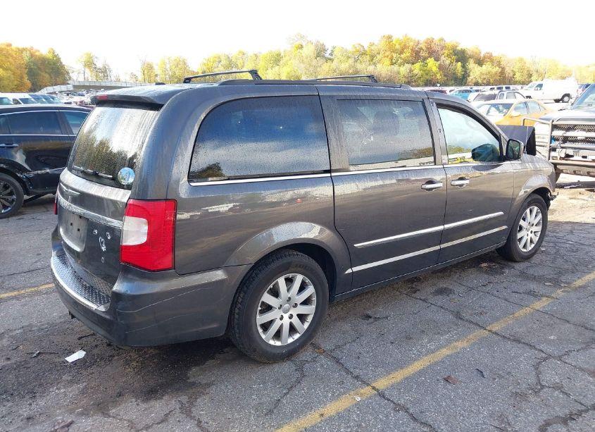 Photo 4 of 2015 Chrysler Town & COUNTRY TOURING (VIN 2C4RC1BG5FR752757)