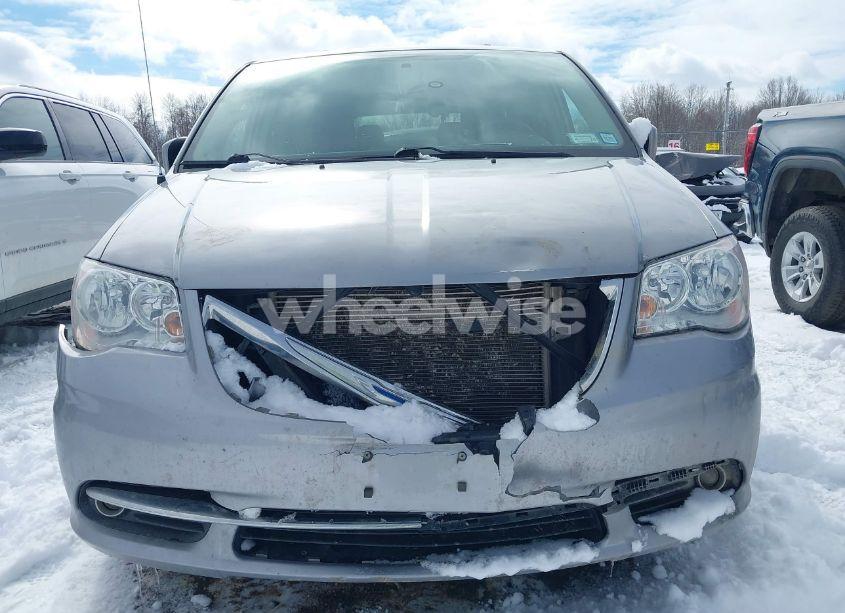 Photo 6 of 2016 Chrysler Town & COUNTRY TOURING (VIN 2C4RC1BG5GR113053)