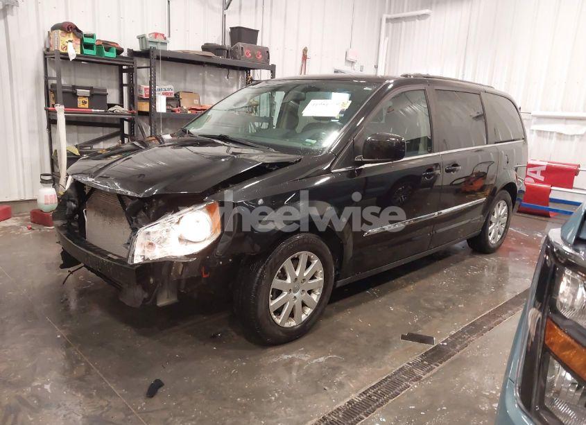 Photo 2 of 2016 Chrysler Town & COUNTRY TOURING (VIN 2C4RC1BG5GR113120)