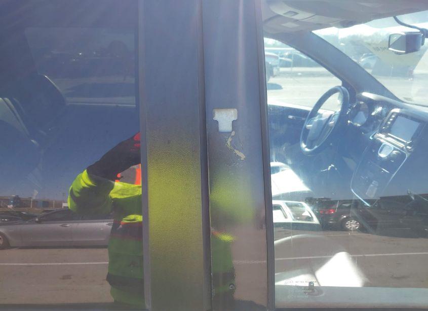 Photo 18 of 2016 Chrysler Town & COUNTRY TOURING (VIN 2C4RC1BG5GR132637)