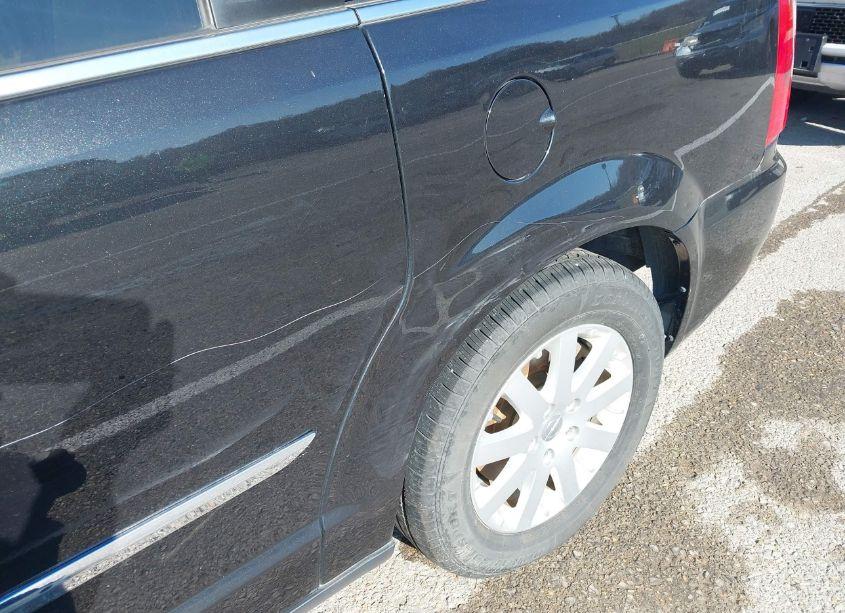 Photo 6 of 2016 Chrysler Town & COUNTRY TOURING (VIN 2C4RC1BG5GR132637)