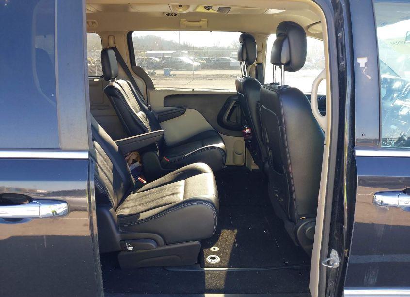 Photo 8 of 2016 Chrysler Town & COUNTRY TOURING (VIN 2C4RC1BG5GR132637)
