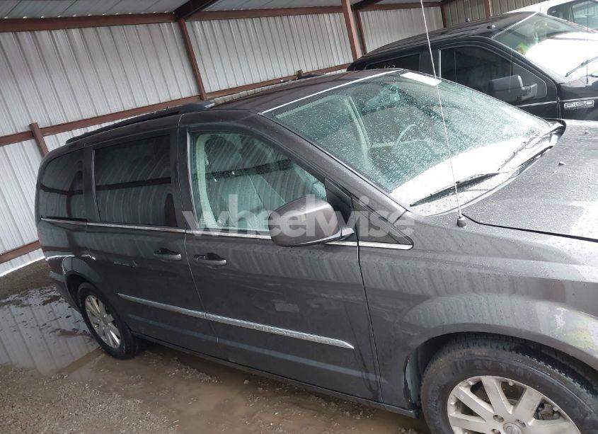 Photo 13 of 2016 Chrysler Town & COUNTRY TOURING (VIN 2C4RC1BG5GR135599)